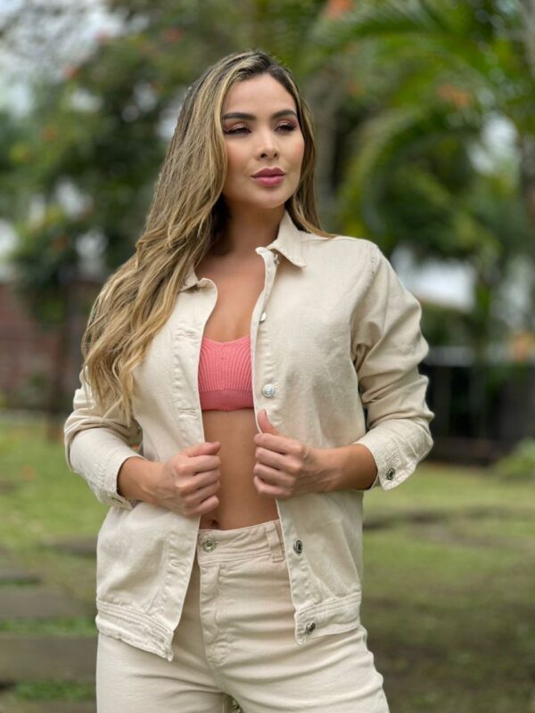 Chaqueta oversized beige